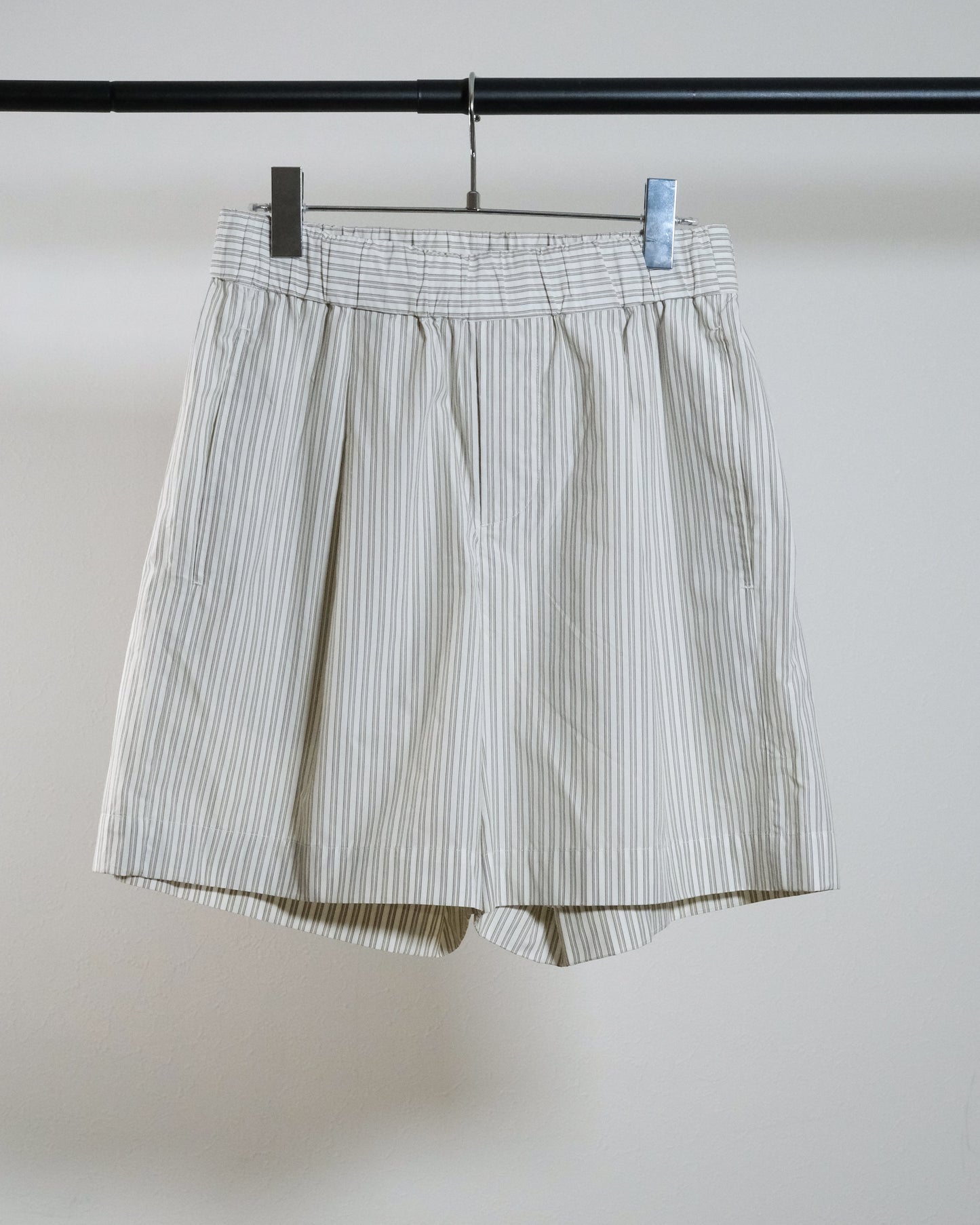 ストライプショートパンツ
